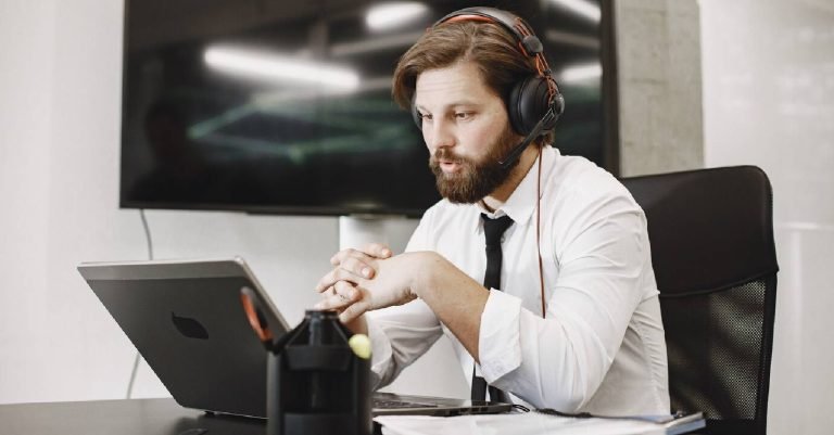 مهارات موظف الاتصال المؤسسي